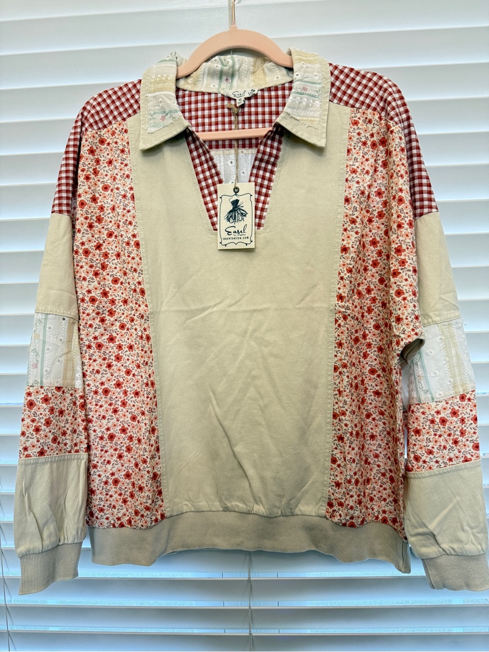 easel Patchwork Collared Pullover - Cream & Red Floral